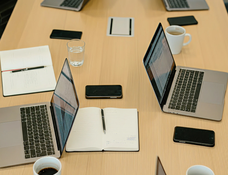 Photo lors d'une réunion lors d'un accompagnement Monday.com